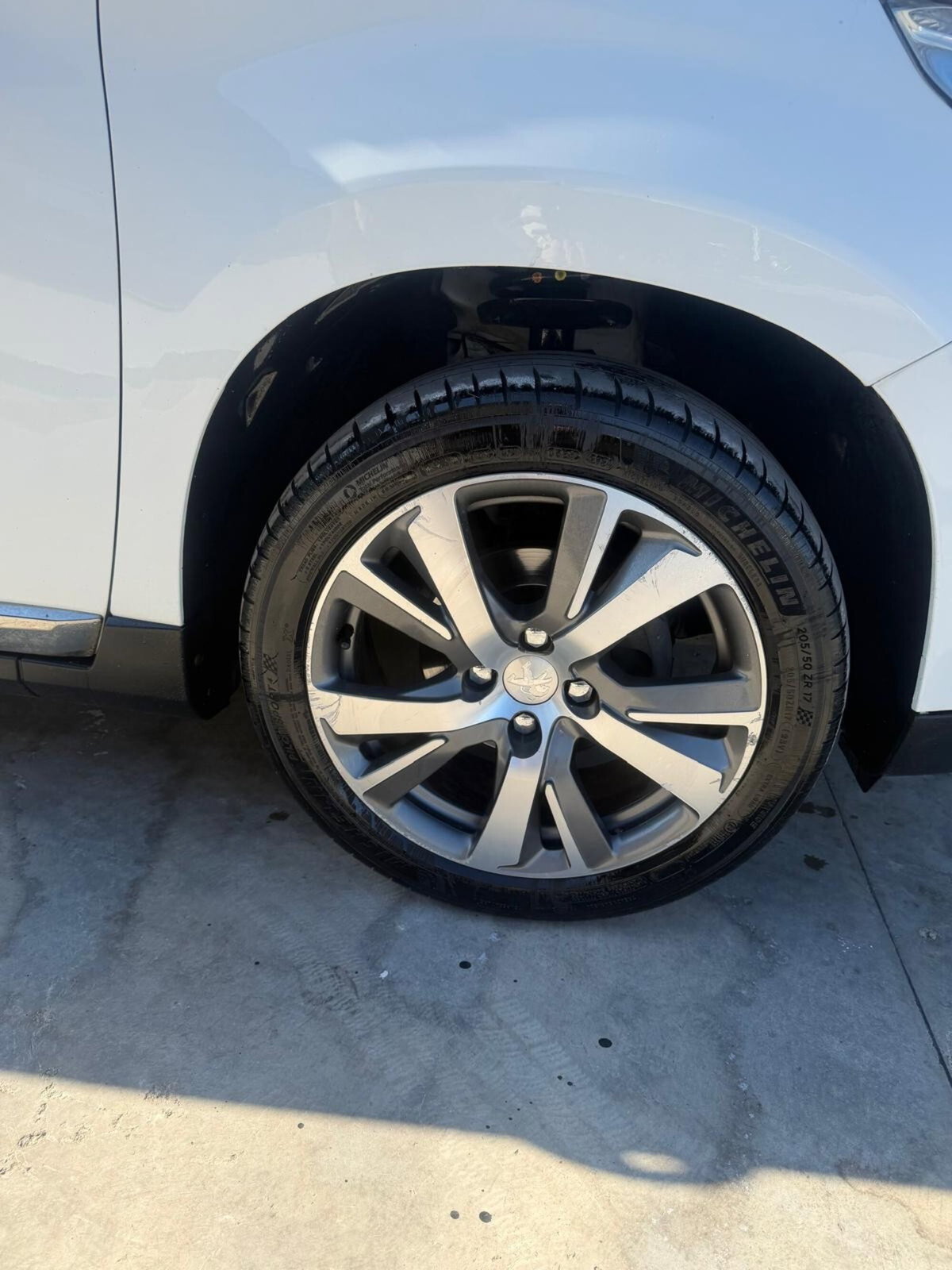 Peugeot 2008 e-HDi 92 CV Stop&Start Allure (8)