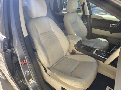 Land Rover Discovery Sport 2.2 TD4 HSE Luxury (6)