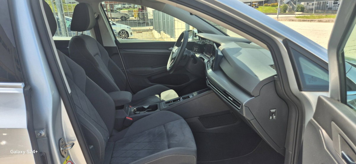 Volkswagen Golf 1.5 TGI DSG Style (3)