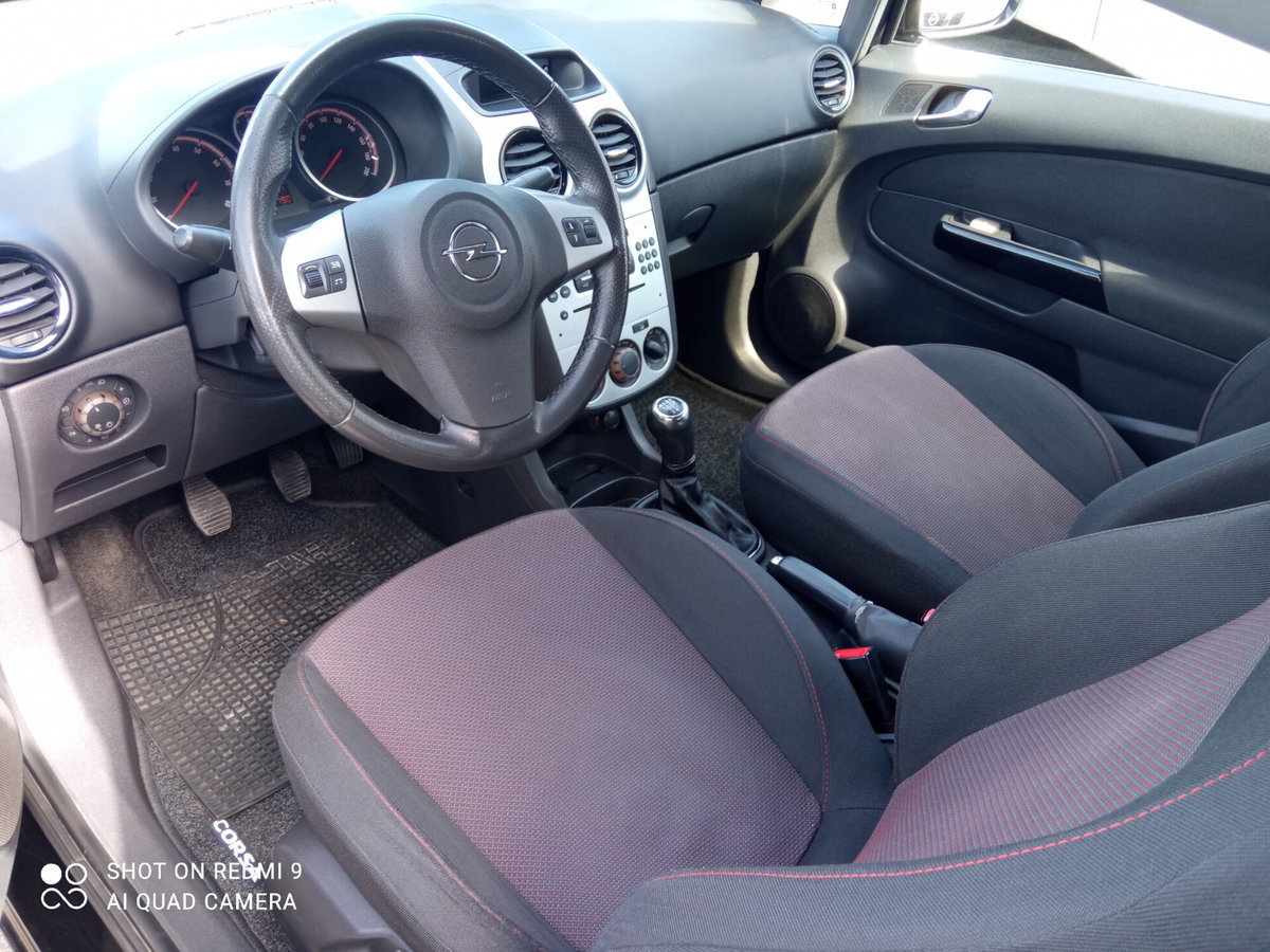 Opel Corsa 1.2 3 porte Sport (11)
