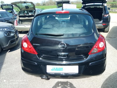 Opel Corsa 1.2 3 porte Sport (3)