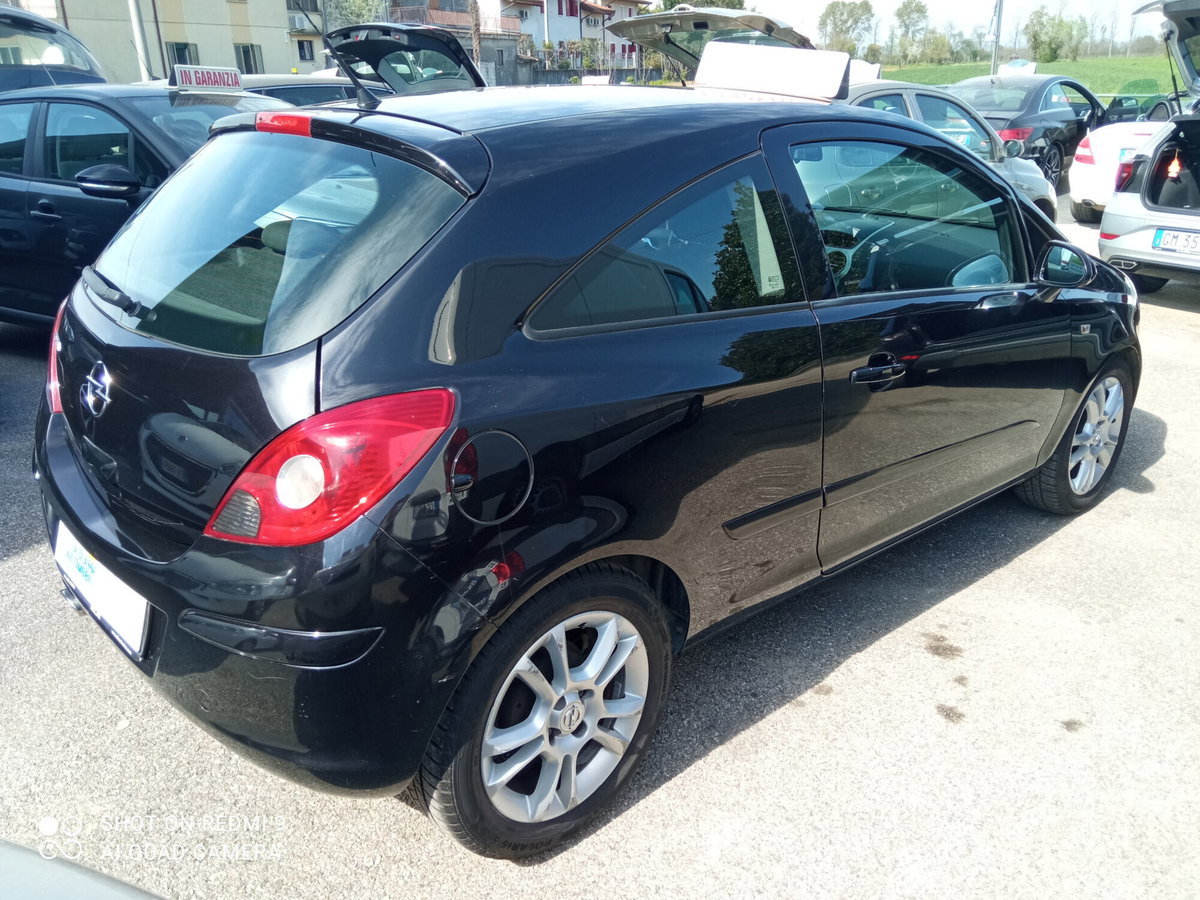 Opel Corsa 1.2 3 porte Sport (6)