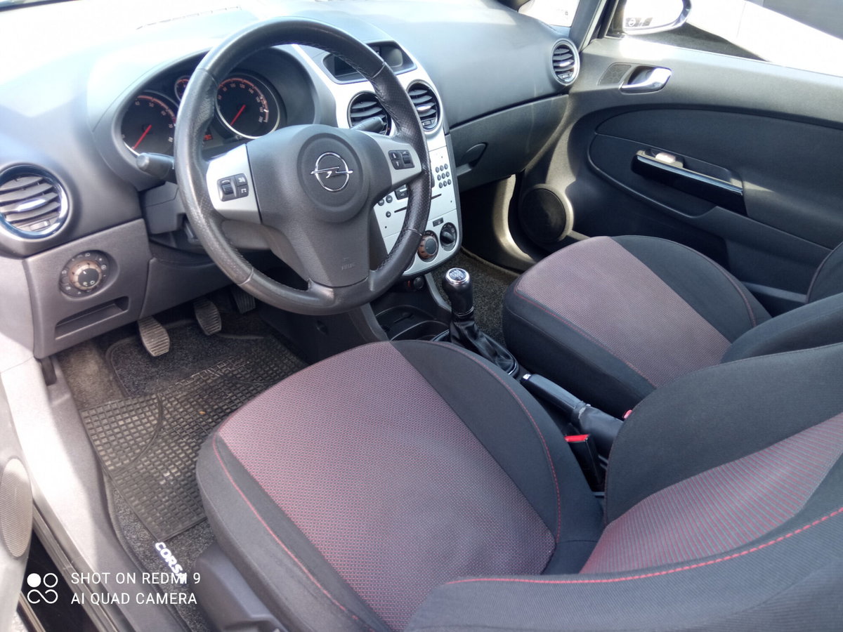 Opel Corsa 1.2 3 porte Sport (7)
