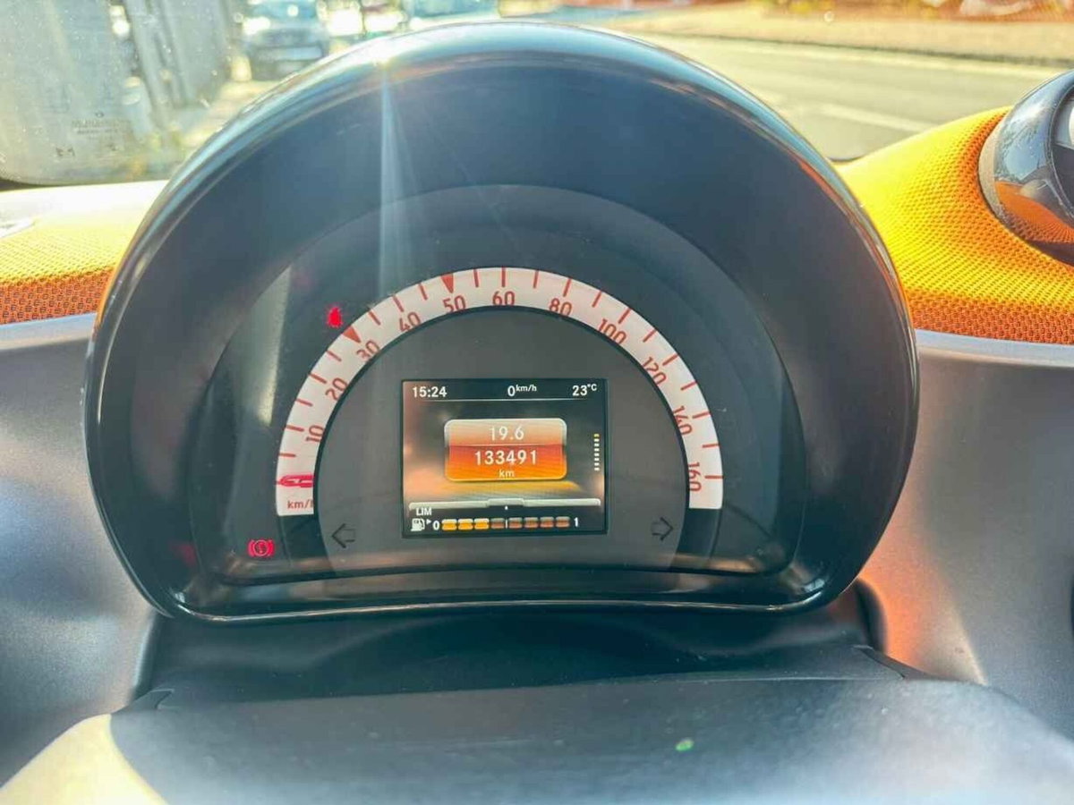 smart Fortwo 1000 52 kW MHD coupé passion (16)
