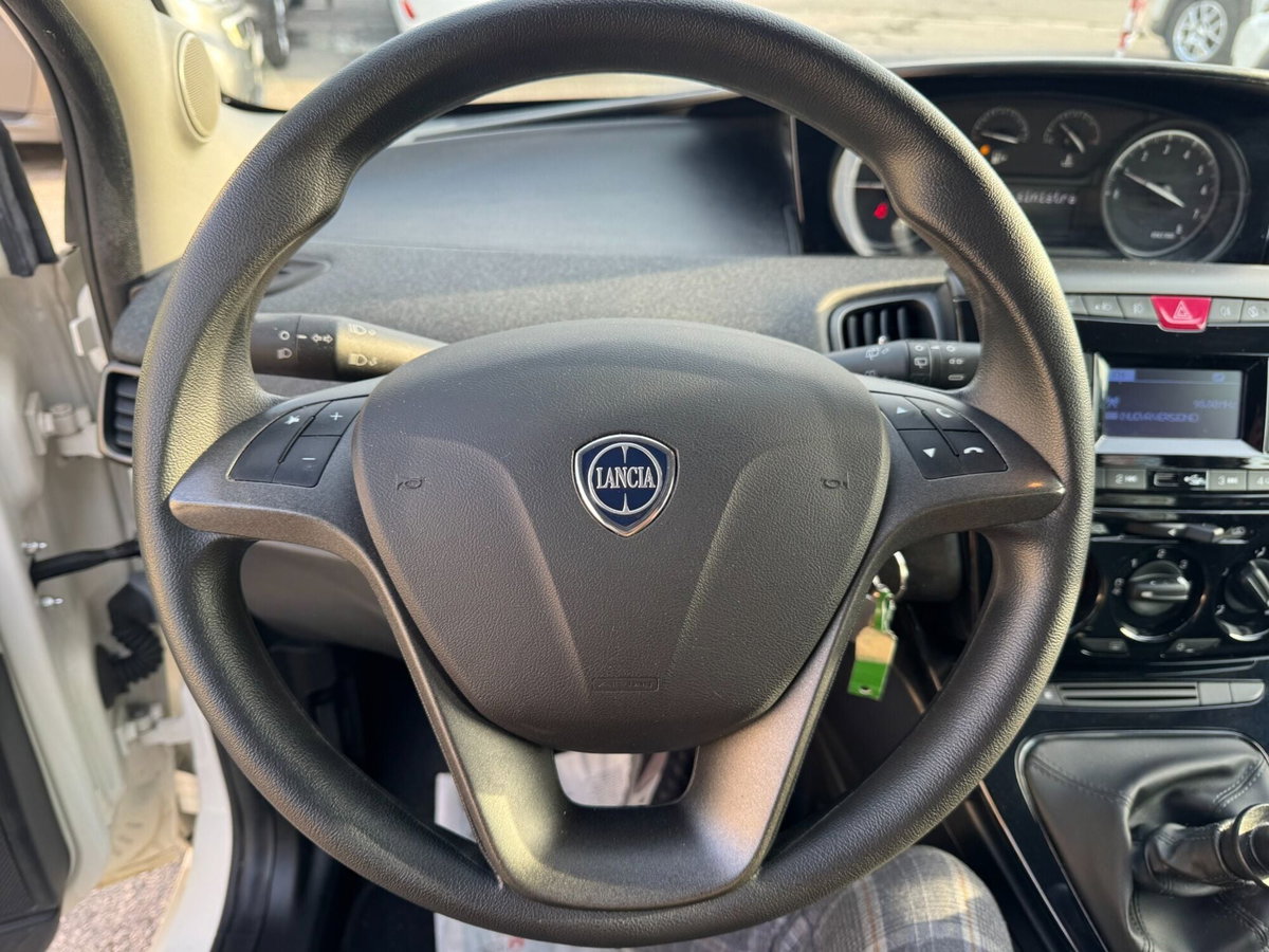 Lancia Ypsilon 1.2 69 CV 5 porte GPL Ecochic Gold (10)