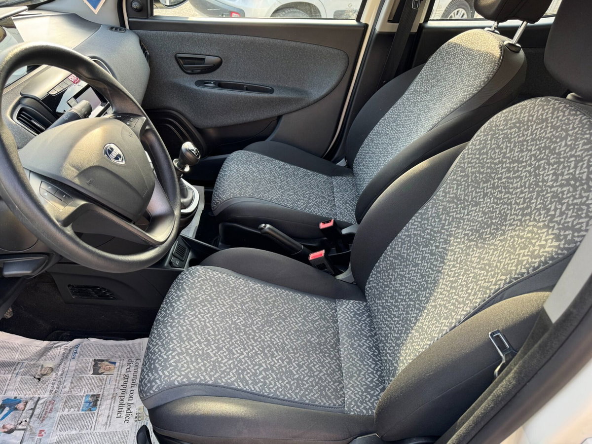 Lancia Ypsilon 1.2 69 CV 5 porte GPL Ecochic Gold (12)