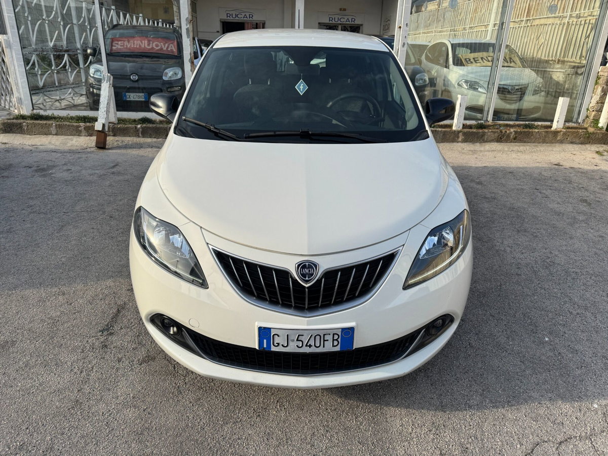 Lancia Ypsilon 1.2 69 CV 5 porte GPL Ecochic Gold (2)