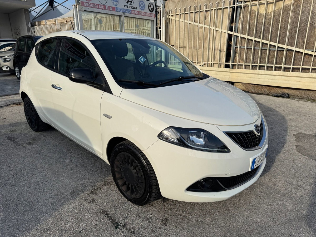 Lancia Ypsilon 1.2 69 CV 5 porte GPL Ecochic Gold (3)