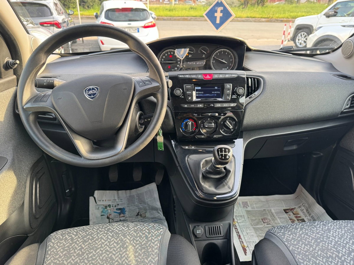 Lancia Ypsilon 1.2 69 CV 5 porte GPL Ecochic Gold (7)