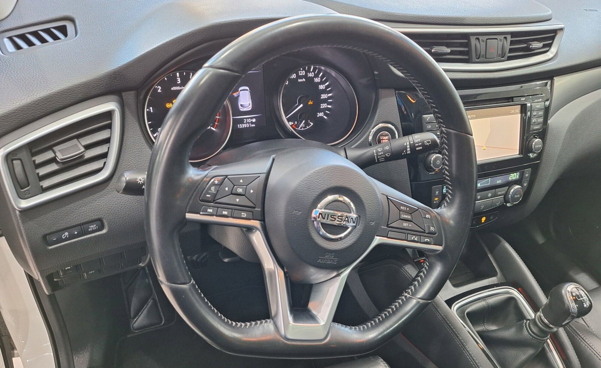 Nissan Qashqai 1.5 dCi Tekna (19)