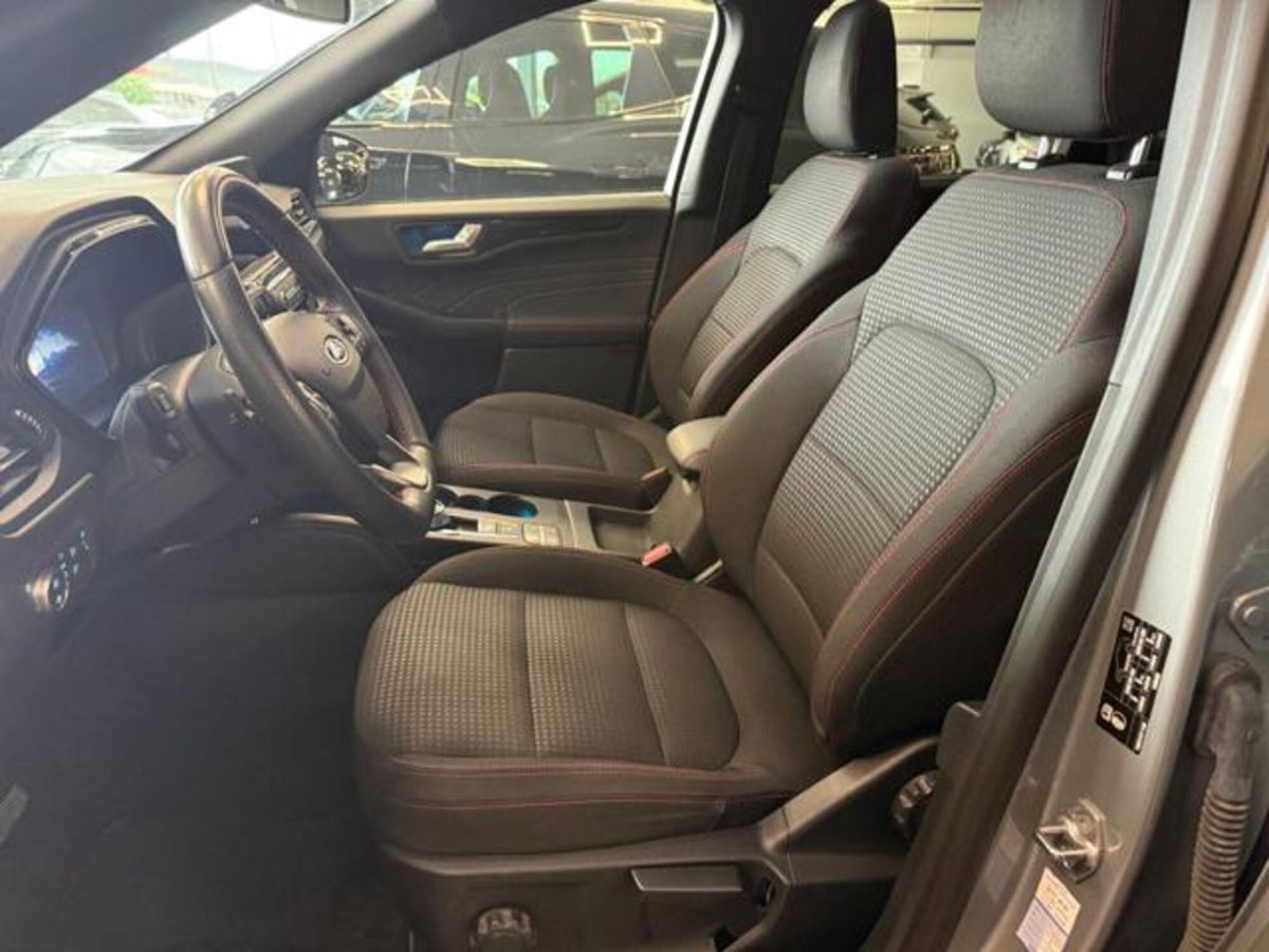 Ford Kuga 1.5 EcoBlue 120 CV aut. 2WD ST-Line X Design (12)