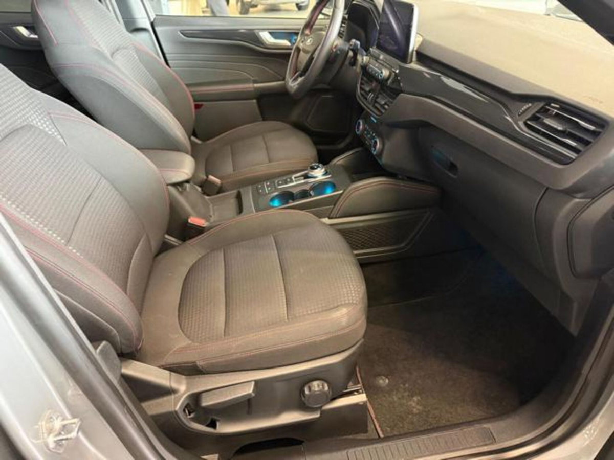 Ford Kuga 1.5 EcoBlue 120 CV aut. 2WD ST-Line X Design (13)
