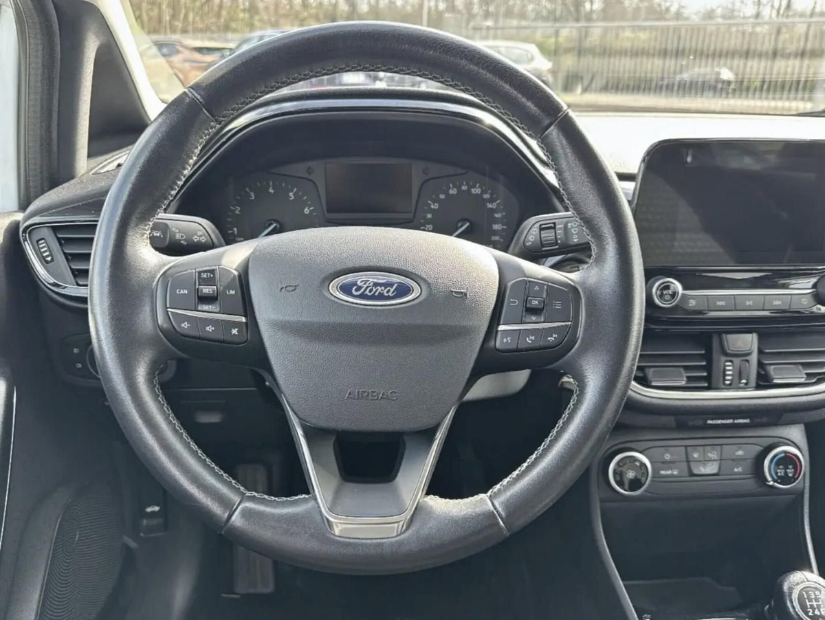 Ford Fiesta 1.1 85 CV 5 porte Titanium (11)