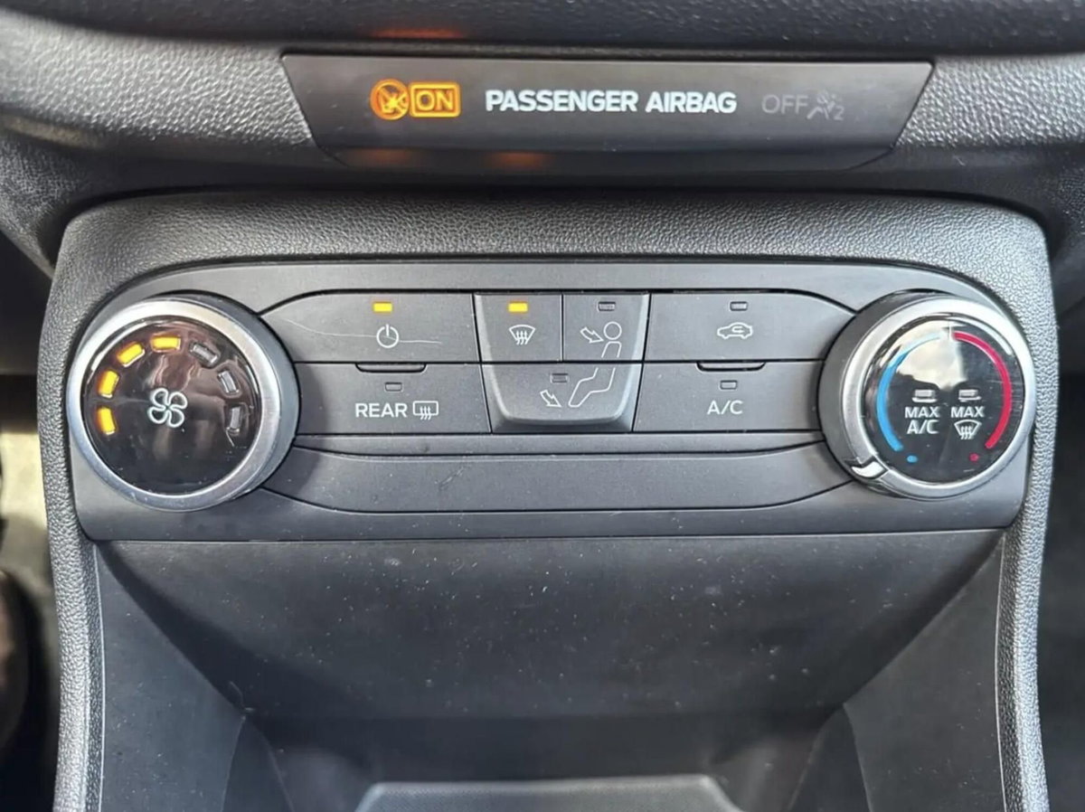 Ford Fiesta 1.1 85 CV 5 porte Titanium (13)