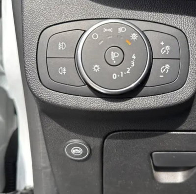 Ford Fiesta 1.1 85 CV 5 porte Titanium (14)