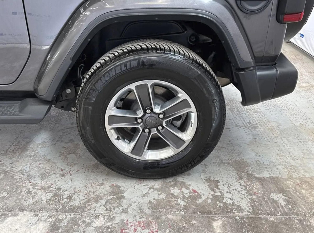 Jeep Wrangler 2.0 Turbo Sahara (7)