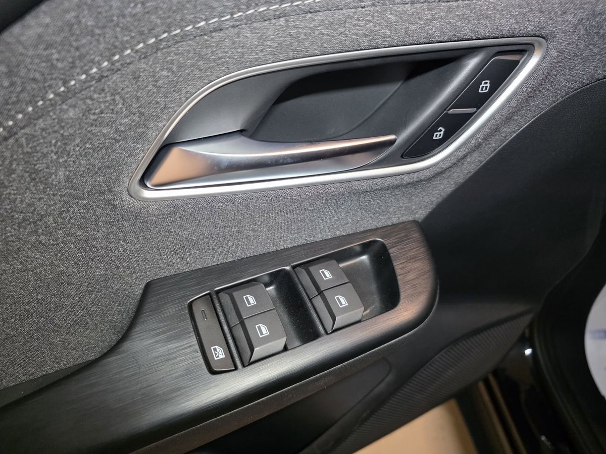 Mg ZS 1.5 hybrid+ Comfort auto (20)