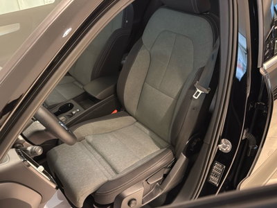 Volvo XC40 T2 automatico Core (3)