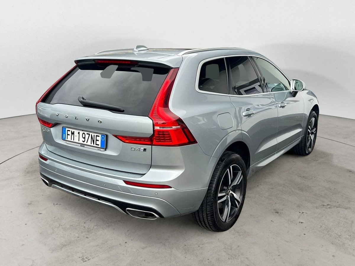 Volvo XC60 D4 Geartronic R-design (3)