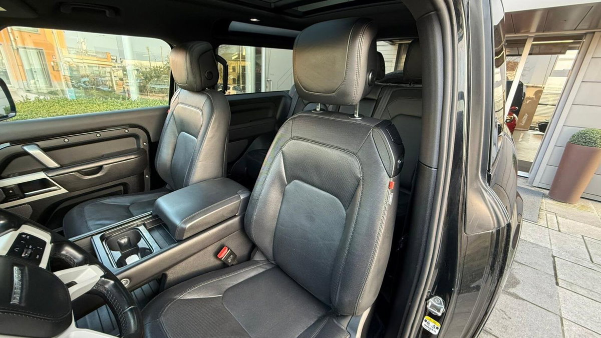 Land Rover Defender 90 3.0d i6 mhev X awd 300cv auto 6p.ti (17)