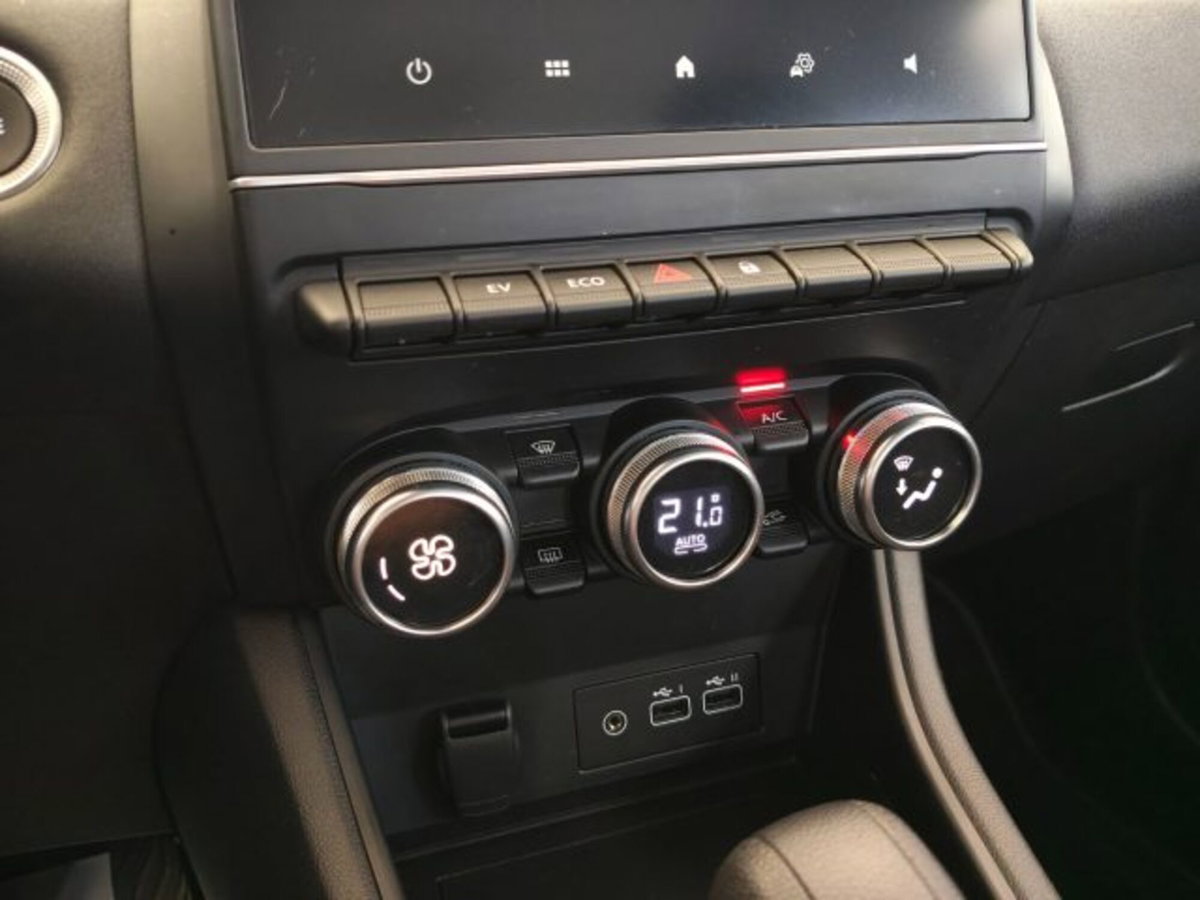 Renault Captur Full Hybrid E-Tech 145 CV Equilibre (12)