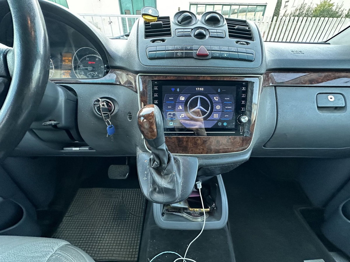 Mercedes-Benz Viano 3.0 CDI NARNIA Trend (13)