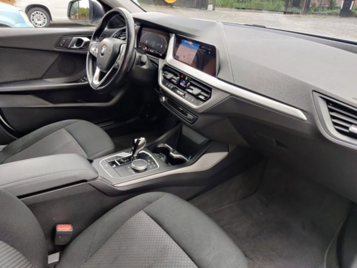BMW Serie 1 116d 2.0 116CV cat 5 porte Attiva DPF (19)