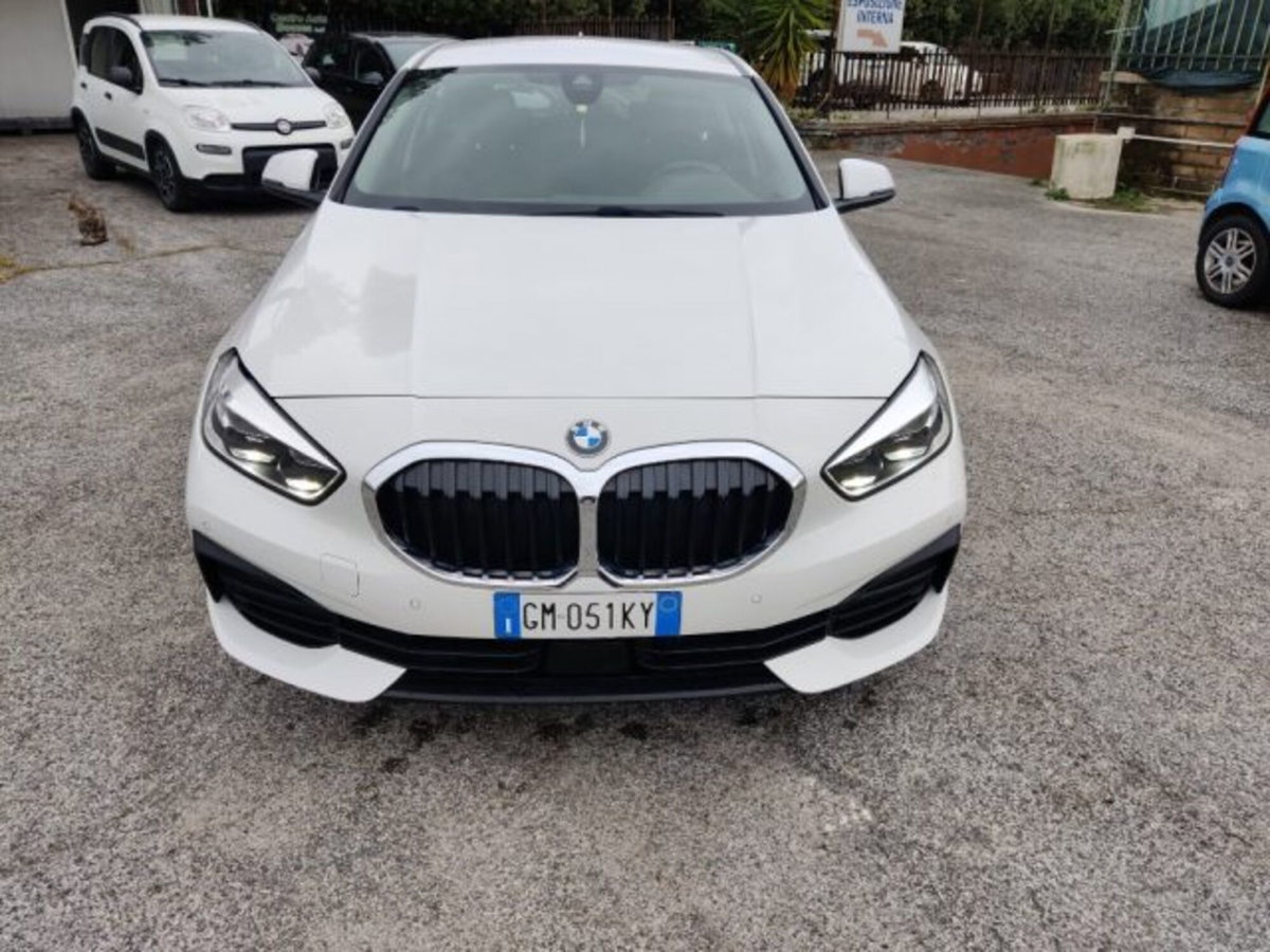 BMW Serie 1 116d 2.0 116CV cat 5 porte Attiva DPF (3)