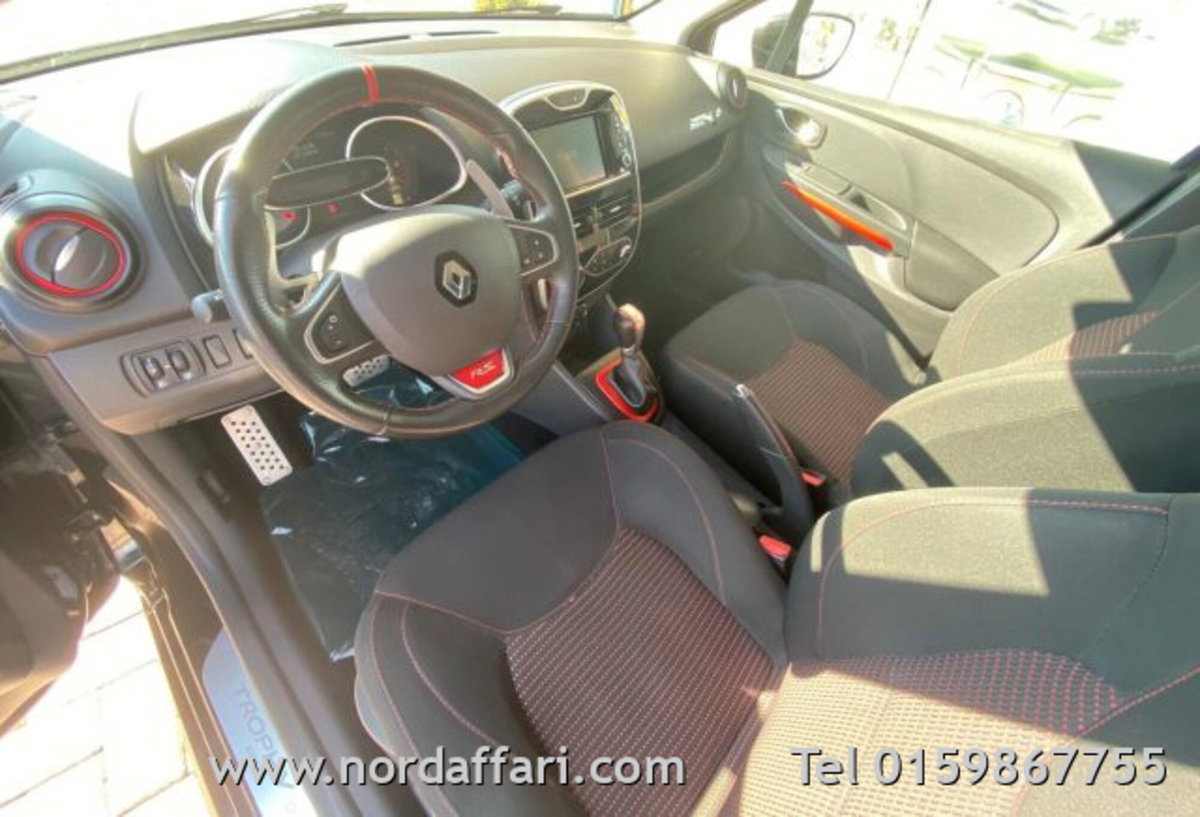Renault Clio TCe 220CV EDC 5 porte Energy R.S. Trophy (8)