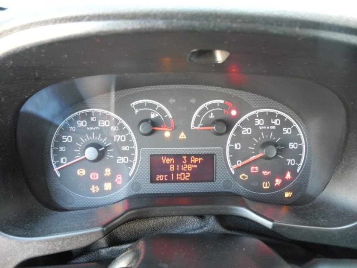 Fiat Qubo 1.3 MJT 80 CV Active (17)