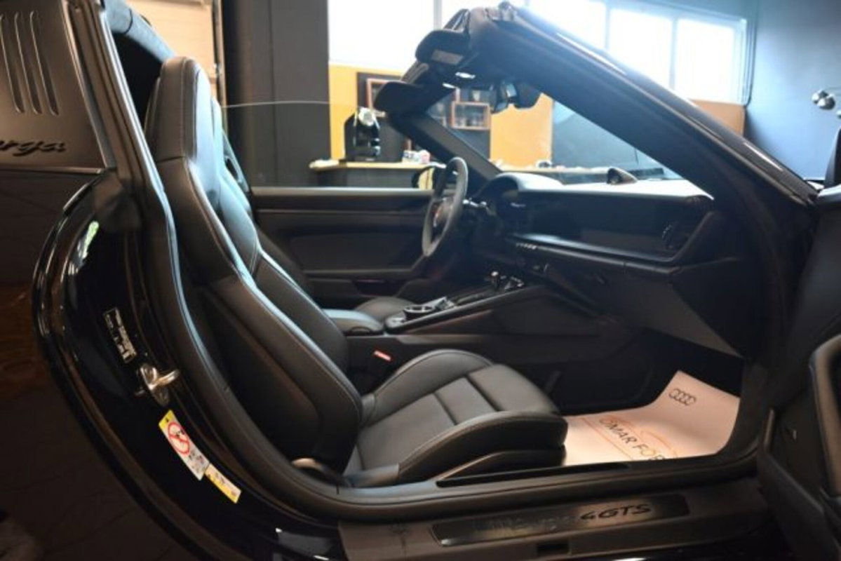 Porsche 911 Cabrio Targa 3.6 4 GTS auto (10)