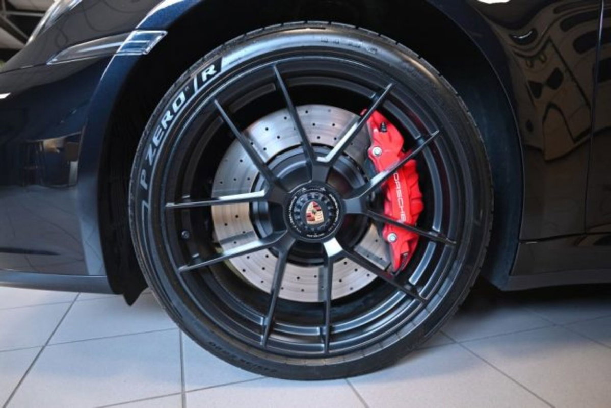 Porsche 911 Cabrio Targa 3.6 4 GTS auto (16)
