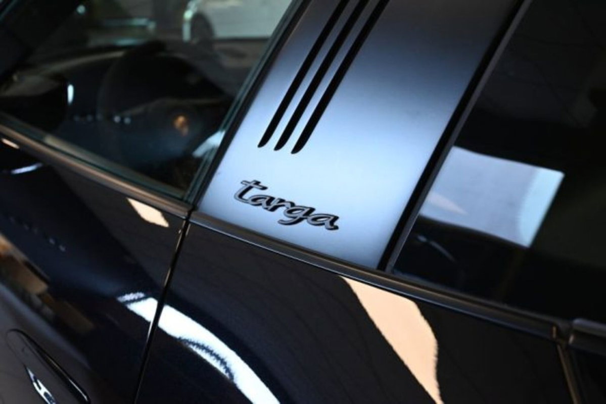 Porsche 911 Cabrio Targa 3.6 4 GTS auto (17)