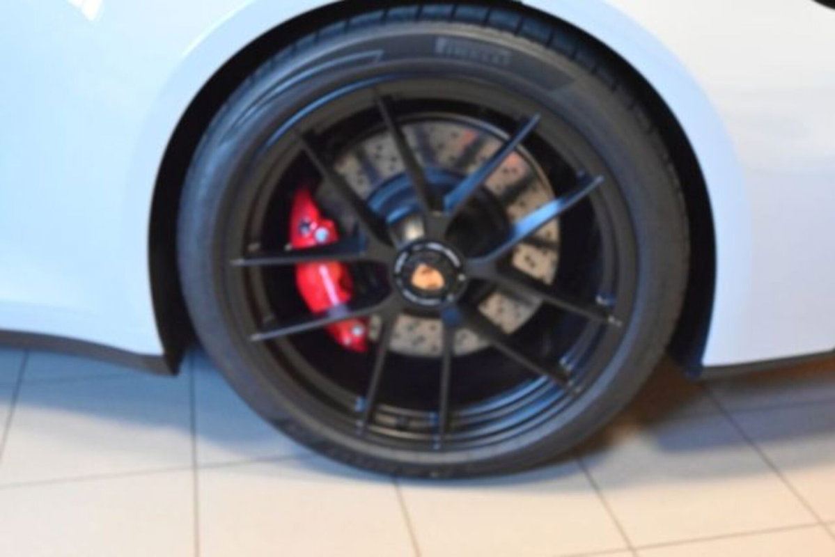 Porsche 911 Cabrio Targa 3.6 4 GTS auto (13)