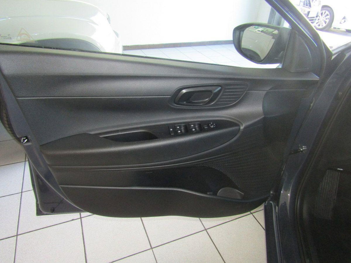 Hyundai i20 1.0 T-GDI 5 porte Comfort (9)