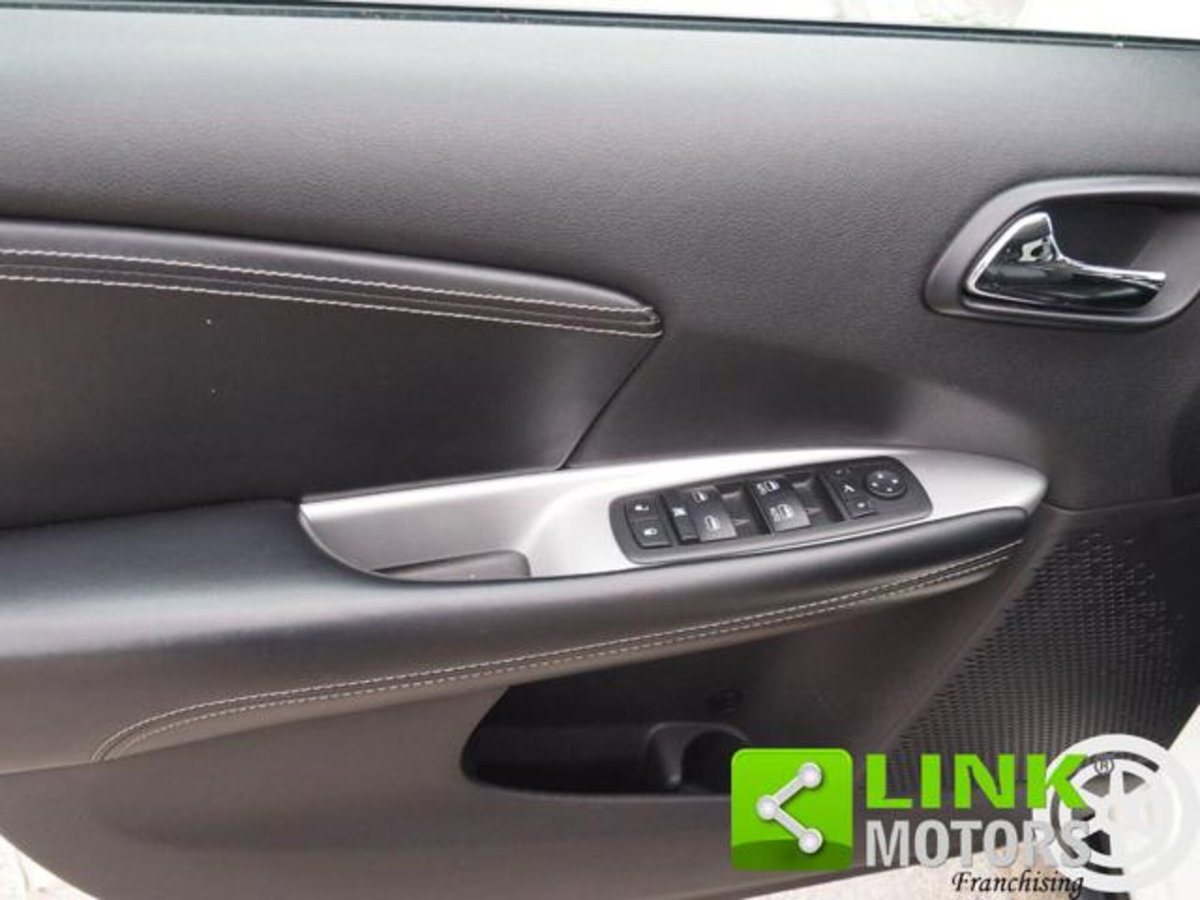 Fiat Freemont 2.0 Mjt 170 CV 4x4 Automatica Lounge (11)