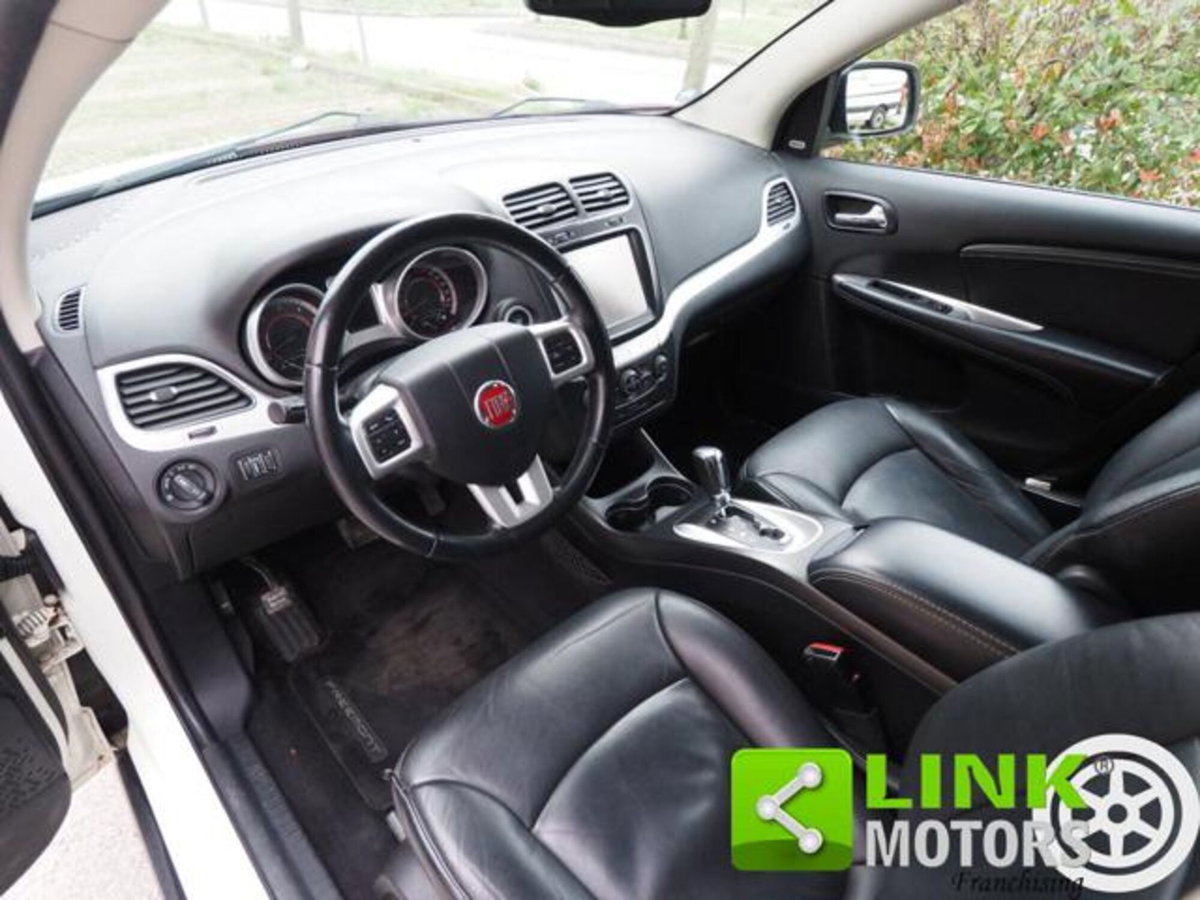 Fiat Freemont 2.0 Mjt 170 CV 4x4 Automatica Lounge (13)