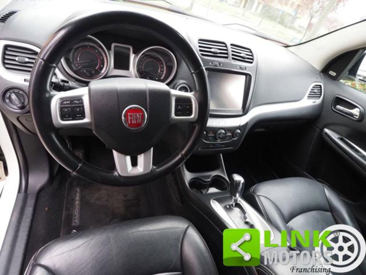 Fiat Freemont 2.0 Mjt 170 CV 4x4 Automatica Lounge (14)