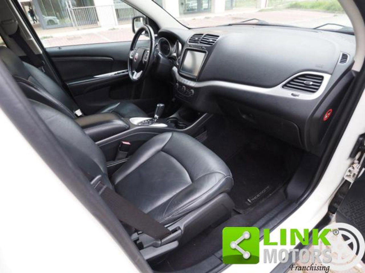 Fiat Freemont 2.0 Mjt 170 CV 4x4 Automatica Lounge (17)