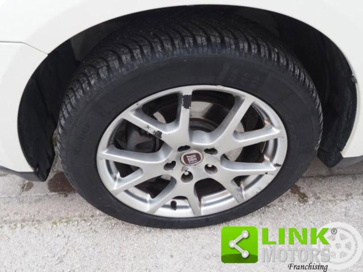 Fiat Freemont 2.0 Mjt 170 CV 4x4 Automatica Lounge (9)
