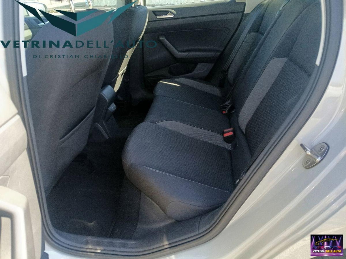 Volkswagen Polo 1.0 tsi Life 95cv (17)