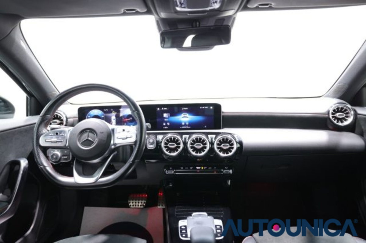 Mercedes-Benz Classe A Sedan 200 d Automatic 4p. Premium (9)