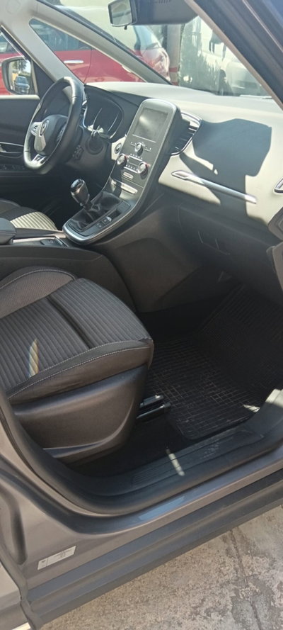 Renault Scenic E-Tech Electric 1.5 dCi 110CV Confort (13)