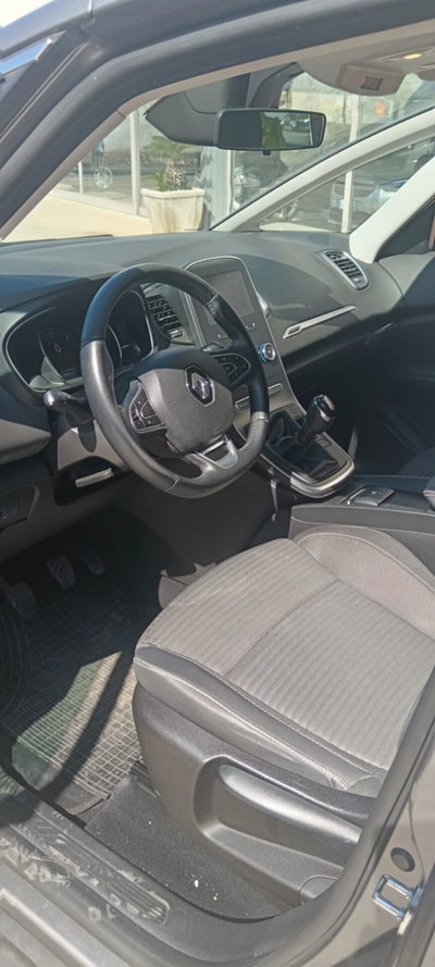 Renault Scenic E-Tech Electric 1.5 dCi 110CV Confort (17)