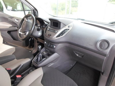 Ford Tourneo Courier 1.5 TDCI 75 CV Plus (12)