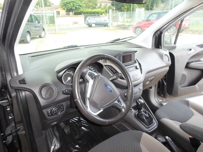 Ford Tourneo Courier 1.5 TDCI 75 CV Plus (14)