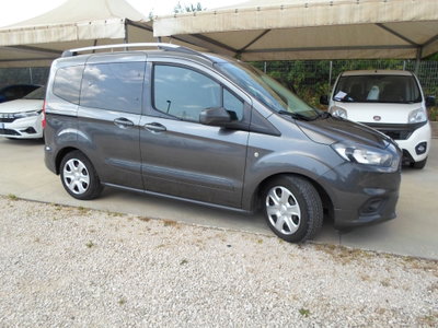 Ford Tourneo Courier 1.5 TDCI 75 CV Plus (2)