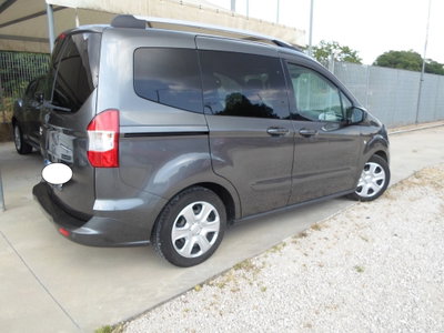 Ford Tourneo Courier 1.5 TDCI 75 CV Plus (4)