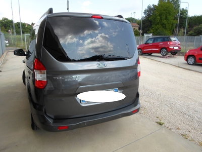 Ford Tourneo Courier 1.5 TDCI 75 CV Plus (5)