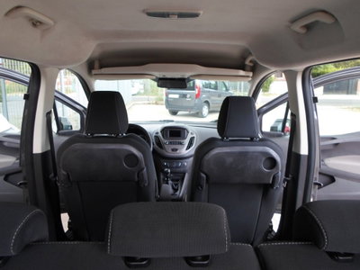 Ford Tourneo Courier 1.5 TDCI 75 CV Plus (8)